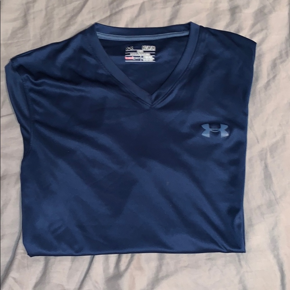 Under Armour Athletic V-Neck T-Shirt - M